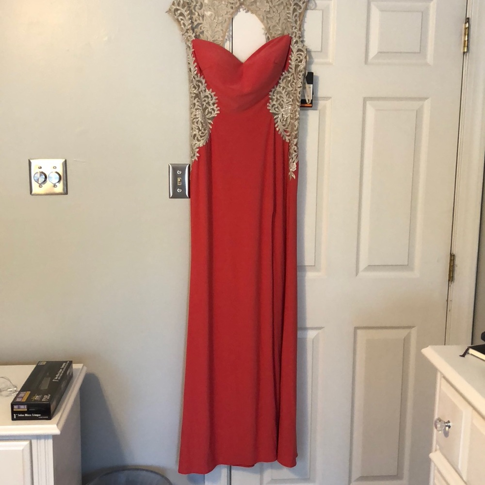 Prom dress, never worn